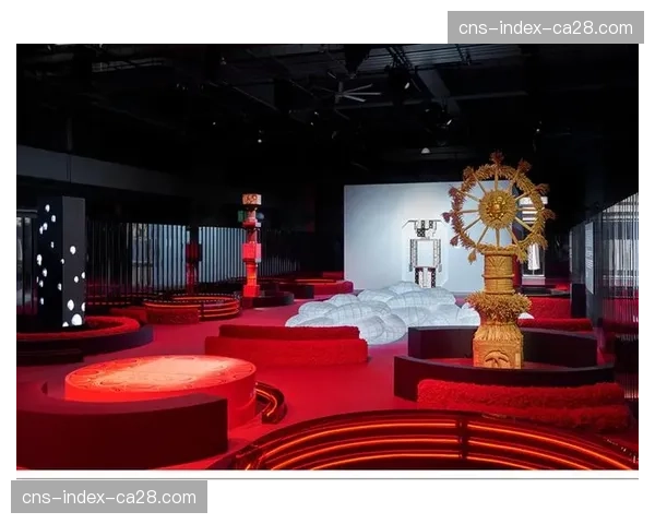 足球主题沉浸式展览在巴黎开幕,吸引大量青少年参观 足球主题沉浸式展览在巴黎开幕,吸引大量青少年参观